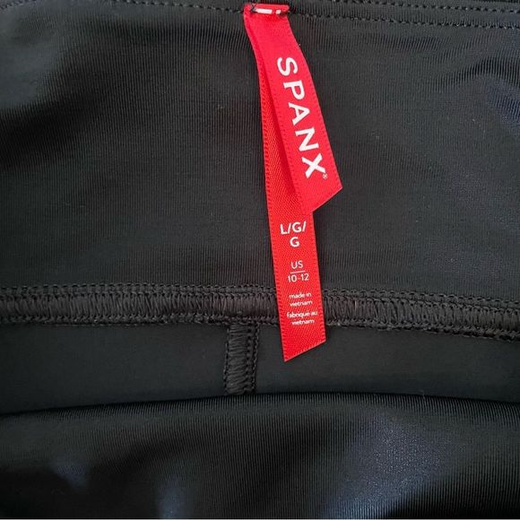 SPANX Faux Leather Camo Leggings Matte Black Size  Large, MSRP $98 - Picture 12 of 13